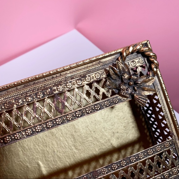 Vintage ornate tissue box - Picture 2 of 4